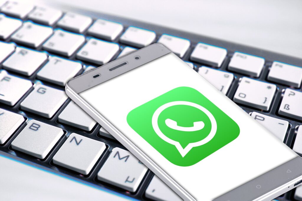 WhatsApp Communities VS Groups